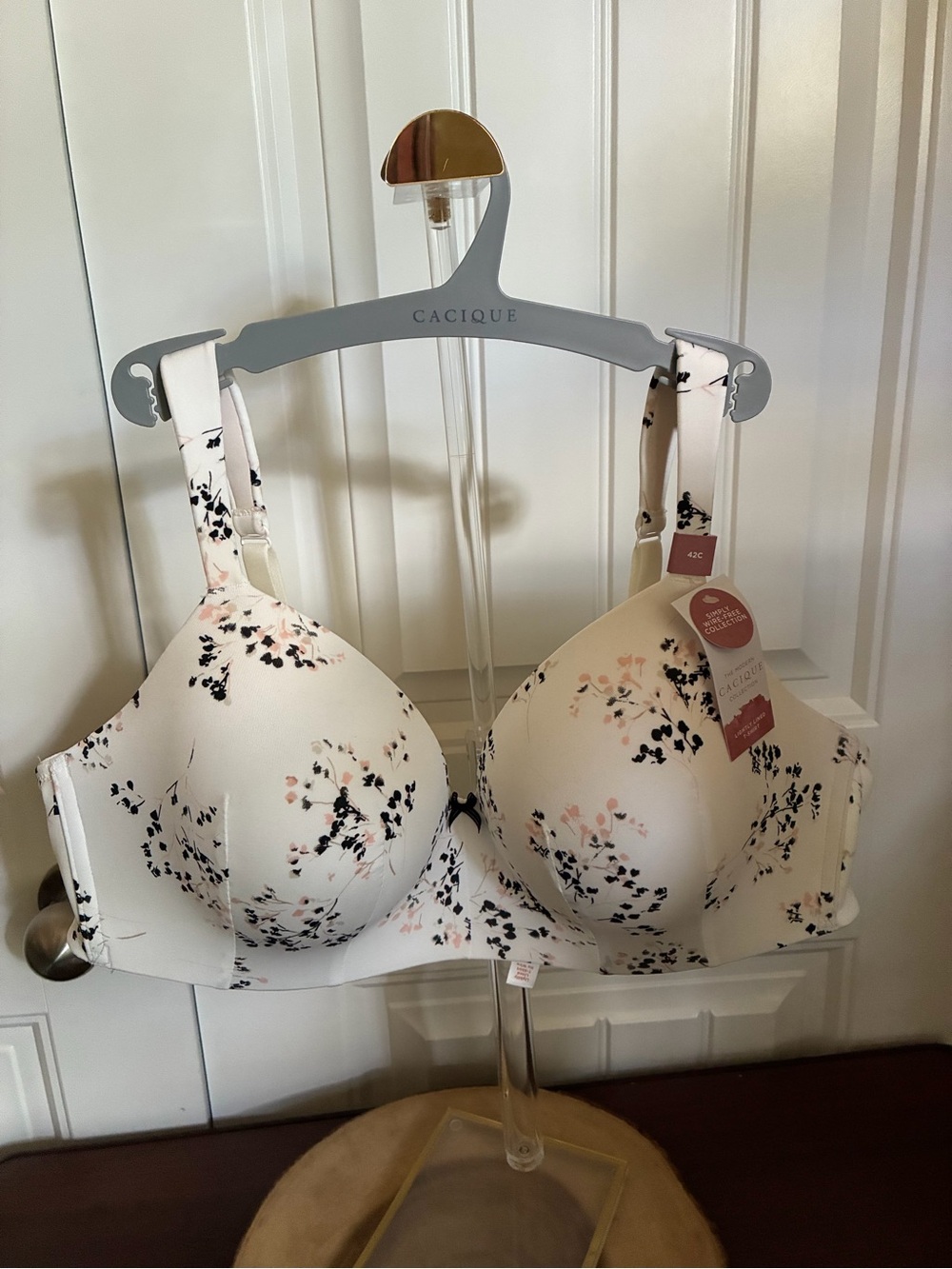 Cacique Simply Wire Free Lightly lined T-Shirt Bra in Floral, 42c